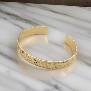 10mm Hawaiian Honu Floral Cuff Bracelet